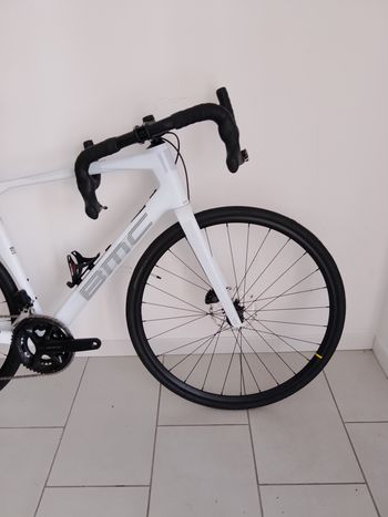 Used BMC Roadmachine FOUR 2024 2024 Road & Gravel, White — image 8 of 13