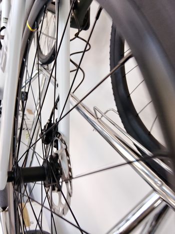 Used BMC Roadmachine FOUR 2024 2024 Road & Gravel, White — image 9 of 13