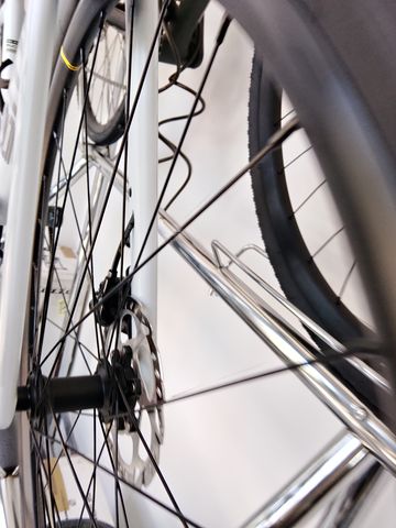 Used BMC Roadmachine FOUR 2024 2024 Road & Gravel, White — image 9 of 13