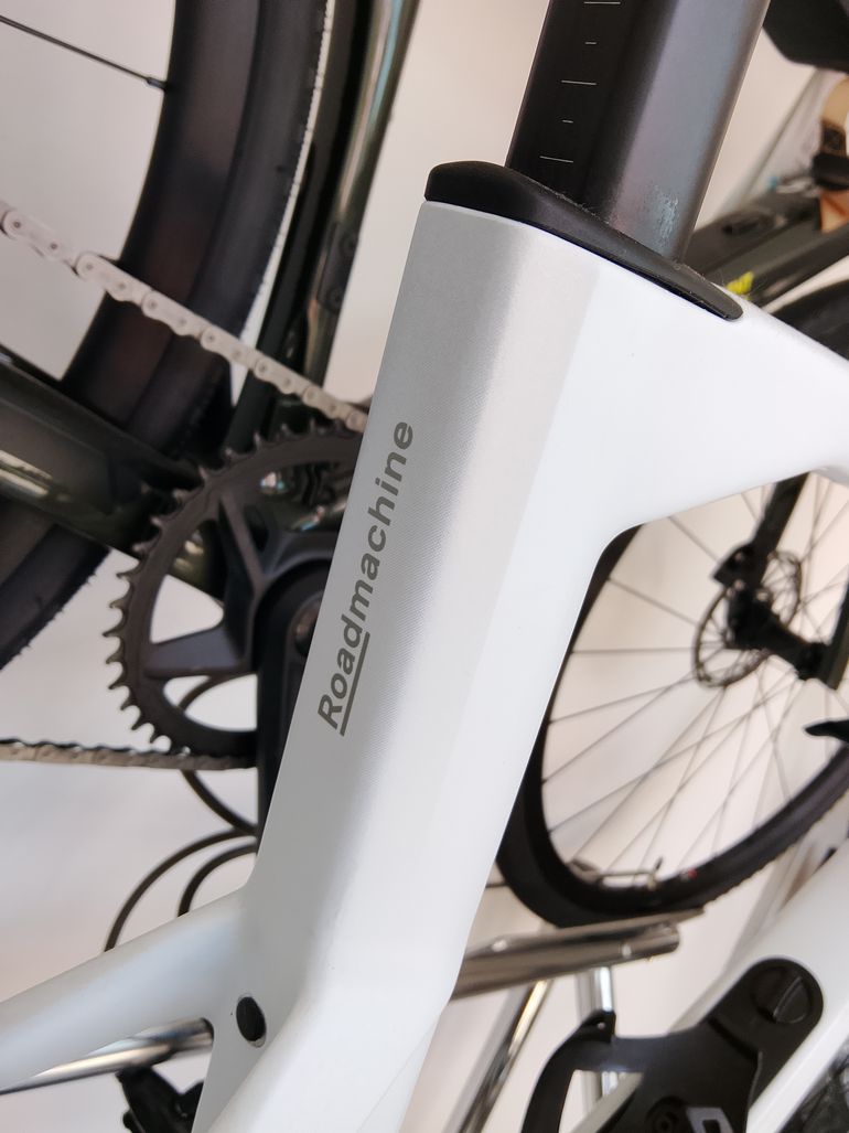 Used BMC Roadmachine FOUR 2024 2024 Road & Gravel, White — image 12 of 13