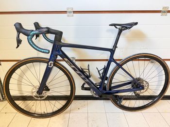 Używany Scott Addict 10 2022 2022 Road & Gravel — zdjęcie 8 z 8