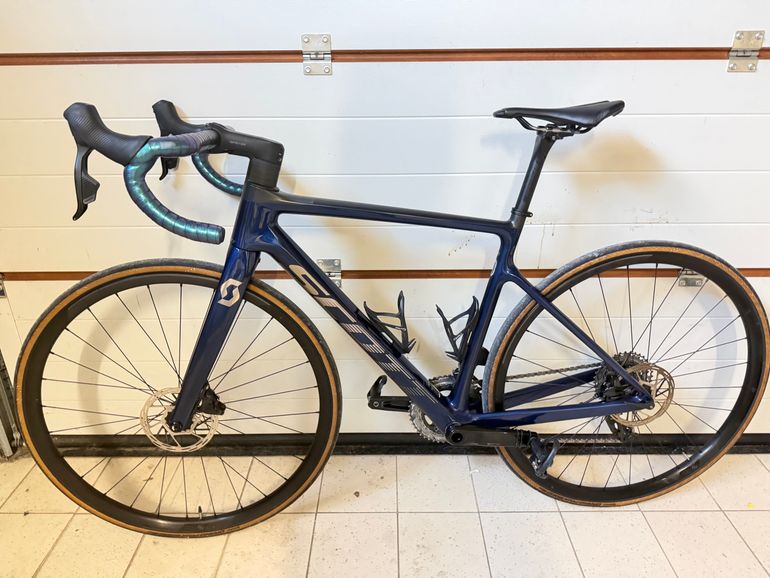 Używany Scott Addict 10 2022 2022 Road & Gravel — zdjęcie 8 z 8