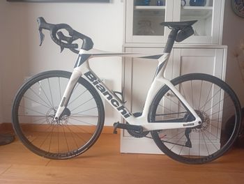Tweedehands Bianchi Oltre 105 Di2 2023 2023 Road & Gravel — afbeelding 5 van 6