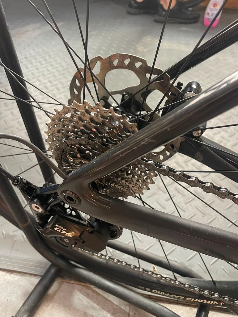 Scott Addict 30 2024 2024 Road & Gravel de segunda mano, Rojo — imagen 9 de 13
