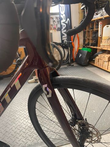 Used Scott Addict 30 2024 2024 Road & Gravel, Red — image 10 of 13
