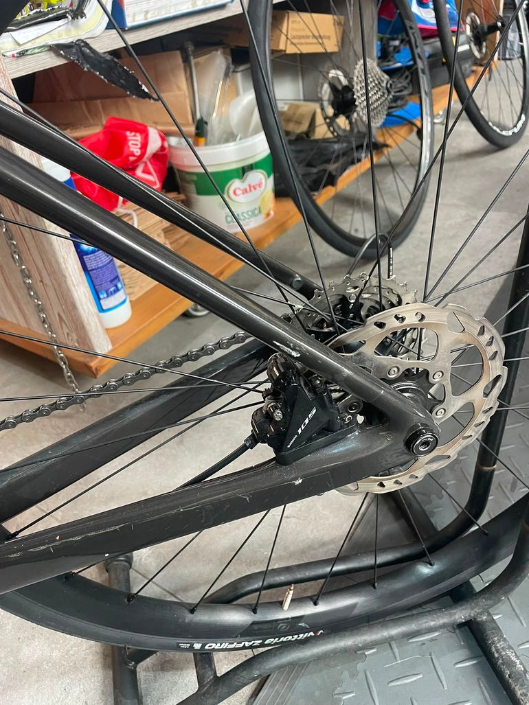 Scott Addict 30 2024 2024 Road & Gravel de segunda mano, Rojo — imagen 11 de 13