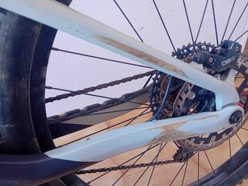 Tweedehands Orbea WILD M20 2024 2024 Mountainbike — afbeelding 8 van 11