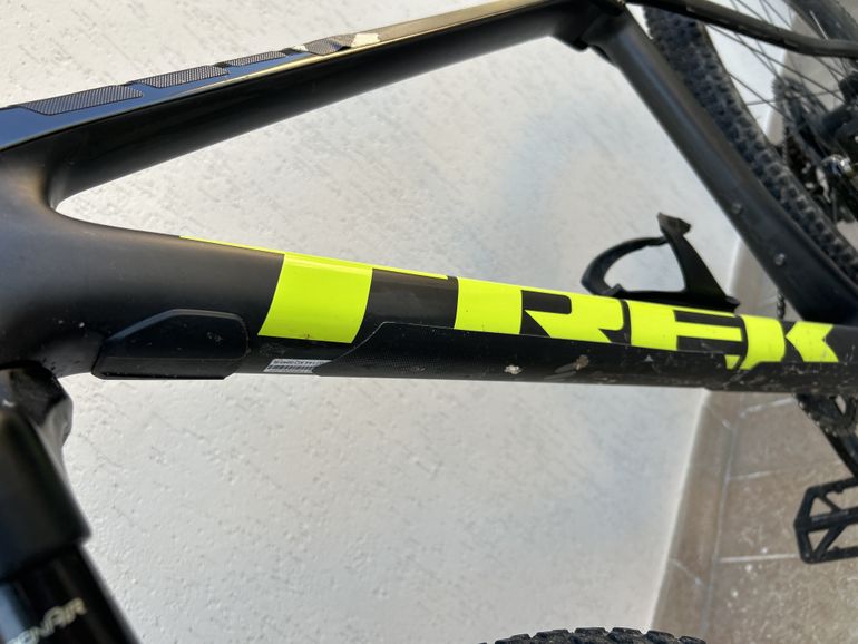 Used Trek Procaliber 9.6 2020 2020 Mountainbike, Black, 27.5, 29 — image 9 of 14