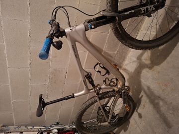 Gebrauchtes Specialized Epic 8 EVO Expert 2025 2025 Mountainbike, Hellgrau, 29 — Bild 4 von 4