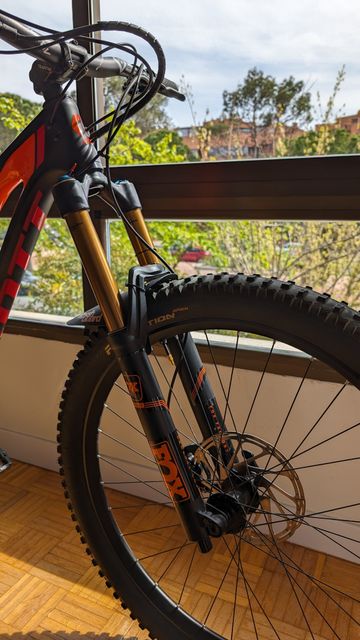 Używany Scott Genius LT 700 Tuned Custom 2015 Mountainbike — zdjęcie 7 z 13