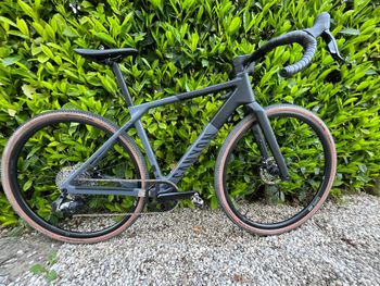 Used Canyon Grail CF SL 7 AXS 2024 2024 Road & Gravel — image 1 of 3