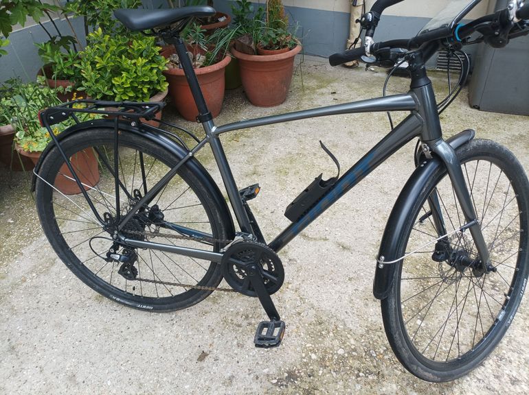 Used Giant ESCAPE 2 CITY DISC M 2023 Mountainbike, Grigio chiaro — image 1 of 3