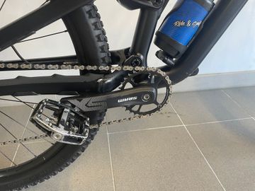 Specialized Stumpjumper Alloy 2022 2022 Mountainbike usato, Nero — immagine 7 di 10