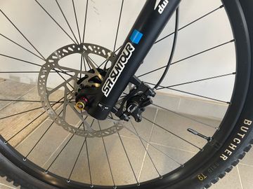Specialized Stumpjumper Alloy 2022 2022 Mountainbike usato, Nero — immagine 9 di 10