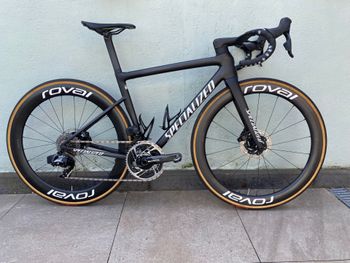 Used Specialized Tarmac SL8 Pro - SRAM Force eTap AXS 2024 2024 Road & Gravel, Negro — image 1 of 15