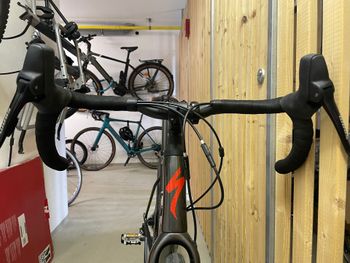 Used Specialized Diverge Base Carbon 2022 2022 Road & Gravel — image 2 of 12