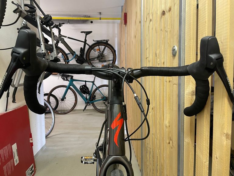 Used Specialized Diverge Base Carbon 2022 2022 Road & Gravel — image 2 of 12
