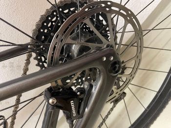 Used Specialized Diverge Base Carbon 2022 2022 Road & Gravel — image 7 of 12