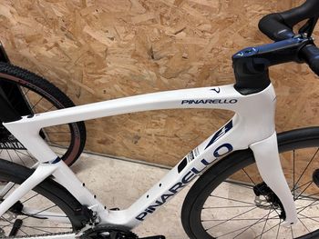 Used Pinarello F5 DISC 105 DI2 2X12V MOST ULTRAVELOCE 40 2024 Road & Gravel — image 4 of 6