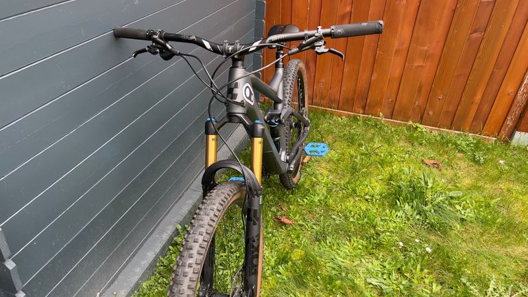 Used CUBE Stereo 140 2022 Mountainbike, Light Gray — image 4 of 8