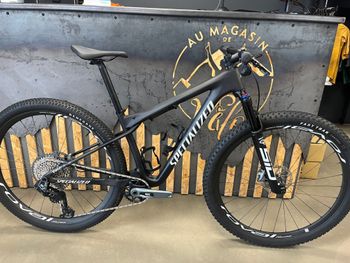 Used Specialized Epic World Cup Expert 2024 2024 Mountainbike, Black, 29 — image 1 of 3