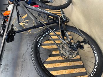 Used Specialized Epic World Cup Expert 2024 2024 Mountainbike, Black, 29 — image 3 of 3