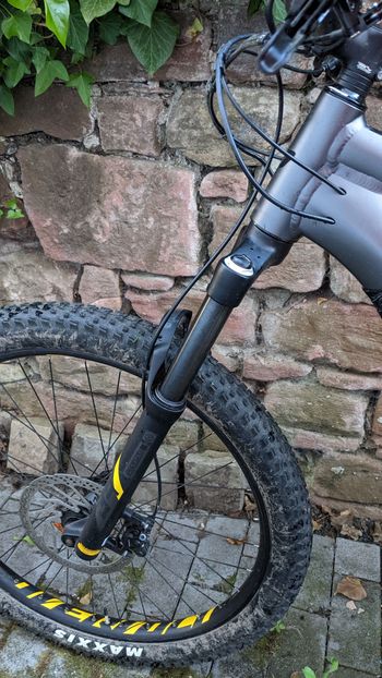 Used Lapierre OVERVOLT TR 4.5 2020 Mountainbike, Black — image 4 of 18