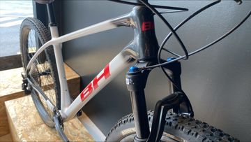 Used BH ULTIMATE RC 7.5 2022 2022 Mountainbike, Light Gray, 29 — image 3 of 3