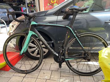 Bianchi - Oltre XR3 - Campagnolo Chorus 11sp MBS-Edition - Fulcrum Racing Zero Wheels, 2018