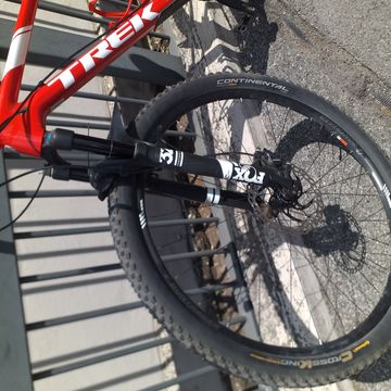 Used Trek Procaliber 9.7 2019 2019 Mountainbike, Red, 29 — image 4 of 5