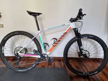 Used Canyon Exceed CF 6 2022 2022 Mountainbike, White — image 1 of 6