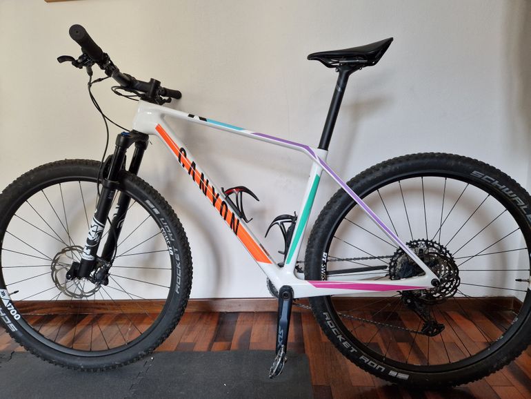 Used Canyon Exceed CF 6 2022 2022 Mountainbike, White — image 2 of 6