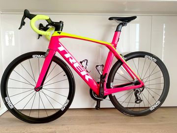 Gebrauchtes Trek Madone 9 ProjectOne 2017 Road & Gravel, Weiß — Bild 2 von 27