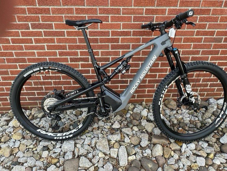 Used Rocky Mountain Instinct Powerplay C70 Shimano 2024 2024 Mountainbike, Grigio chiaro — image 10 of 12
