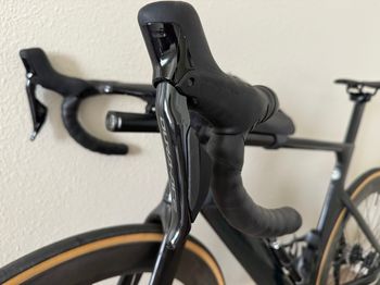 Used Canyon Aeroad CFR Di2 2024 2024 Road & Gravel, Schwarz — image 6 of 7