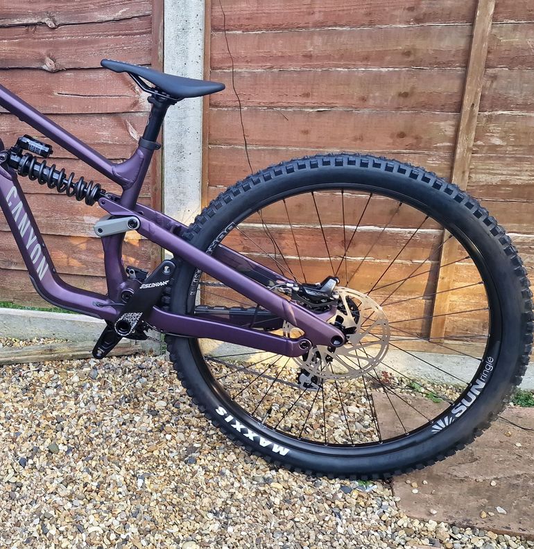 Used Canyon TORQUE DH CLLCTV 2024 Mountainbike, Purple — image 5 of 6