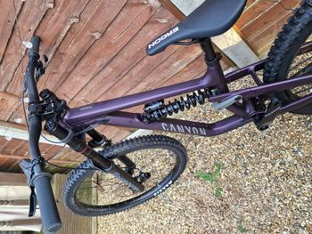 Used Canyon TORQUE DH CLLCTV 2024 Mountainbike, Purple — image 4 of 6