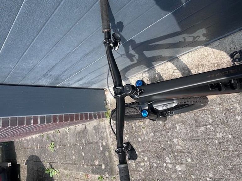 Used Trek Remedy 9.8 2022 2022 Mountainbike — image 10 of 15