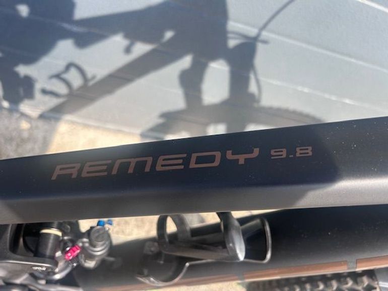 Used Trek Remedy 9.8 2022 2022 Mountainbike — image 5 of 15