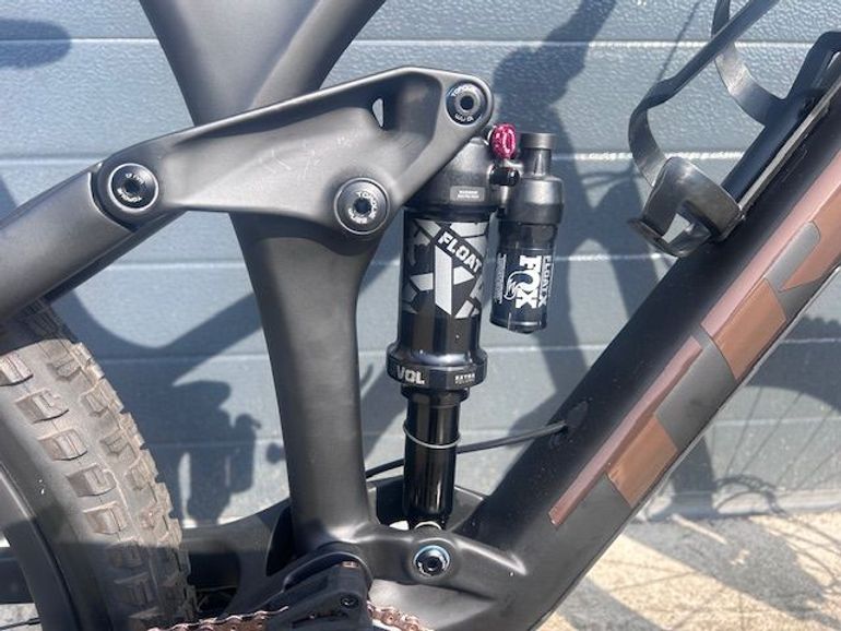 Used Trek Remedy 9.8 2022 2022 Mountainbike — image 6 of 15