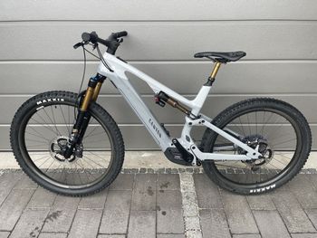Used Canyon Spectral:ON CF 9 2021 Mountainbike, Light Gray — image 1 of 14