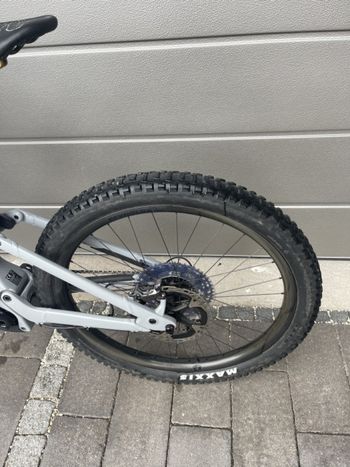 Used Canyon Spectral:ON CF 9 2021 Mountainbike, Light Gray — image 13 of 14