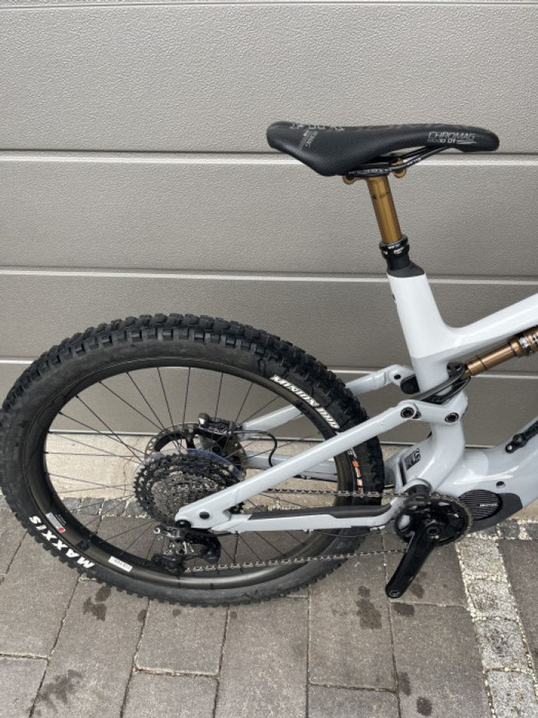 Used Canyon Spectral:ON CF 9 2021 Mountainbike, Light Gray — image 7 of 14