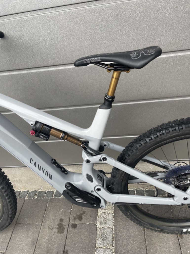 Used Canyon Spectral:ON CF 9 2021 Mountainbike, Light Gray — image 14 of 14
