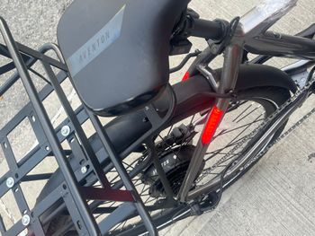 Used Aventon Level.2 commuter e-bike 2023 Road & Gravel, Light Gray — image 2 of 10