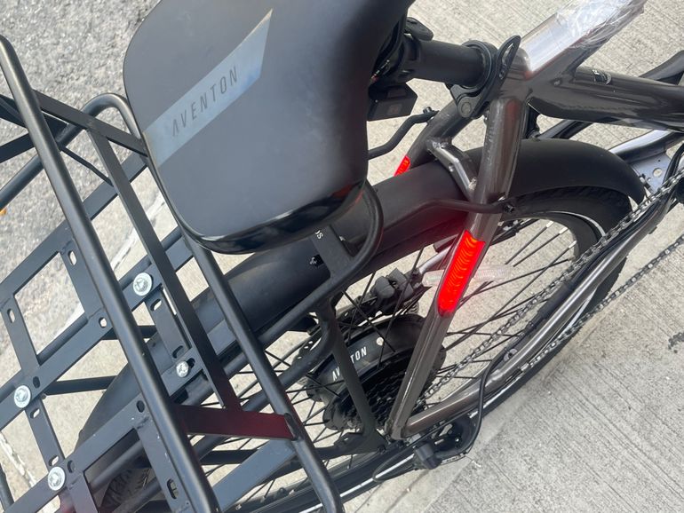 Used Aventon Level.2 commuter e-bike 2023 Road & Gravel, Light Gray — image 2 of 10