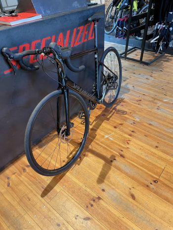 Used Specialized Tarmac SL6 Comp 2021 Road & Gravel — image 1 of 3