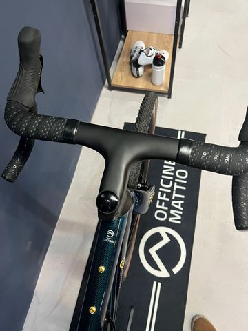Used Officine Mattio Santiago Carbon 2023 Road & Gravel, Red — image 2 of 5