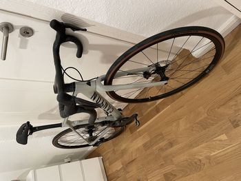 Used Canyon Endurace CF SL 8 Di2 2022 Road & Gravel — image 2 of 5