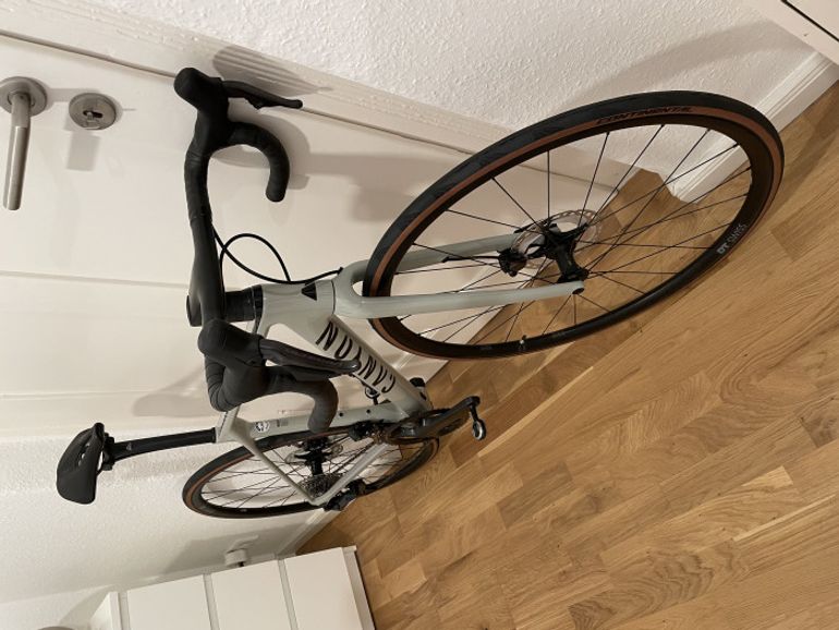 Used Canyon Endurace CF SL 8 Di2 2022 Road & Gravel — image 2 of 5